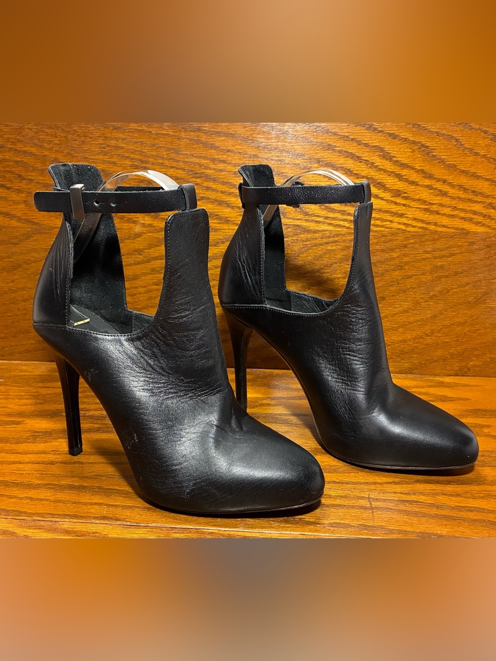 Vince ITALY MADE Ankle Strap Stiletto Booties Black Leather Size 6